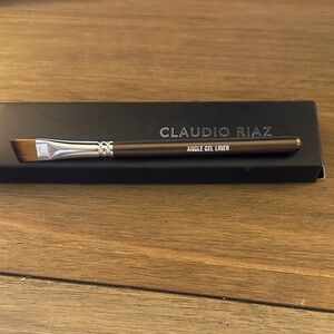 Claudio Riaz Angle Gel Liner Brush